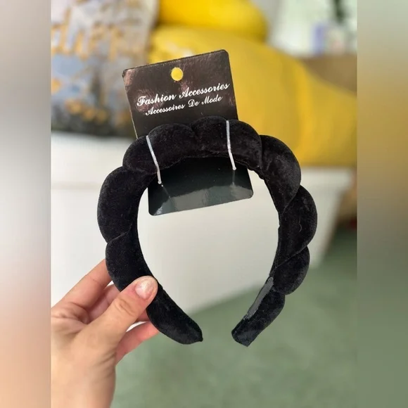 (Add to bundle for $5!) Pink/black velvet, wash headband, beautiful colour o/s - Picture 1 of 8